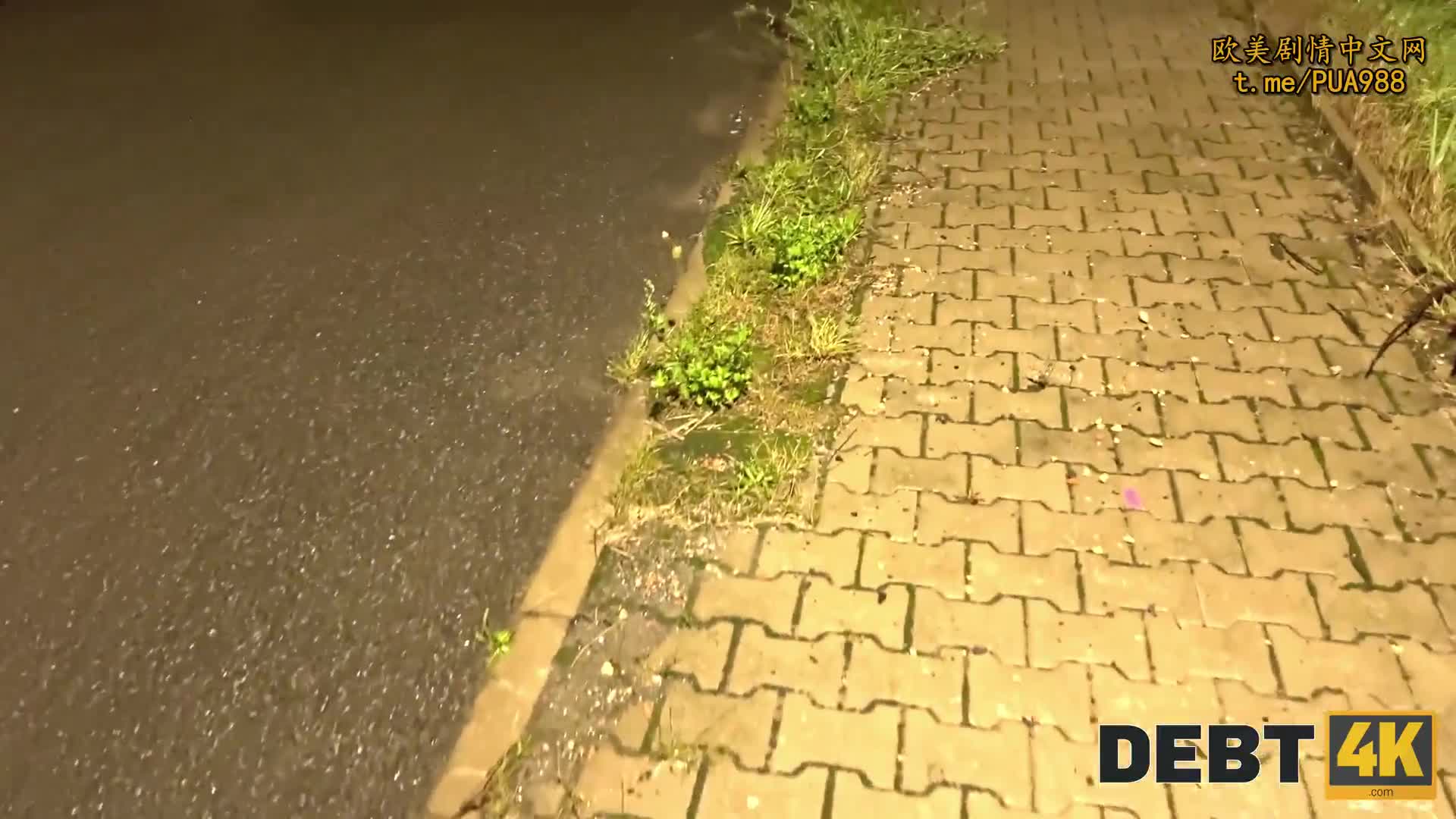 借钱没钱还只能肉偿了