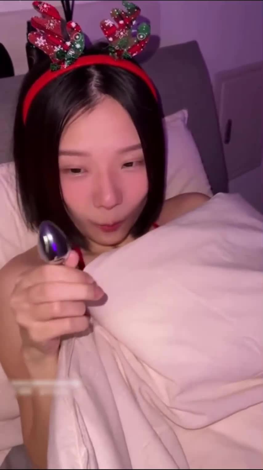 【下次你多叫个人一起操我好不好