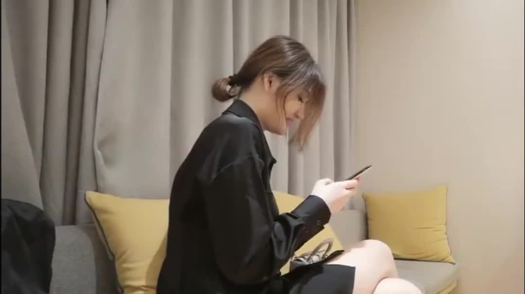 被同事老婆夸鸡巴大真的是太兴奋了