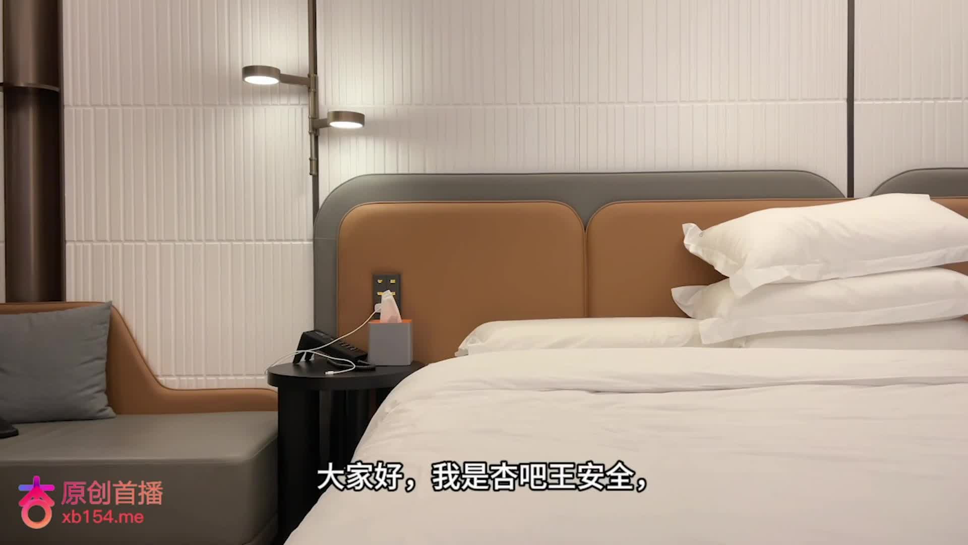 近距离抠逼口交