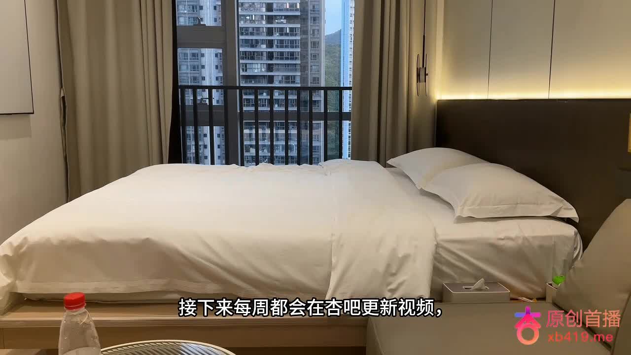 又软萌又有点御姐的眼镜妹