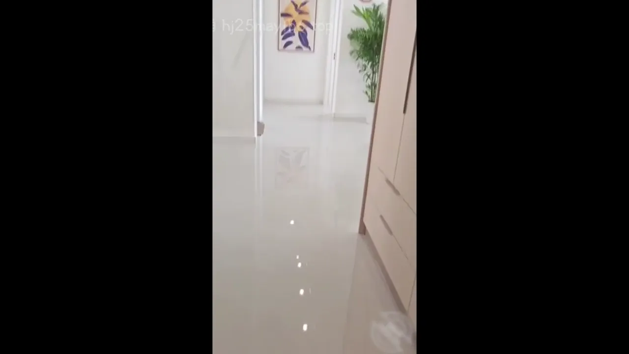 姐夫射完弟弟立刻内射姐姐,姐弟家庭乱伦隔壁房间后入猛插汁液四溢