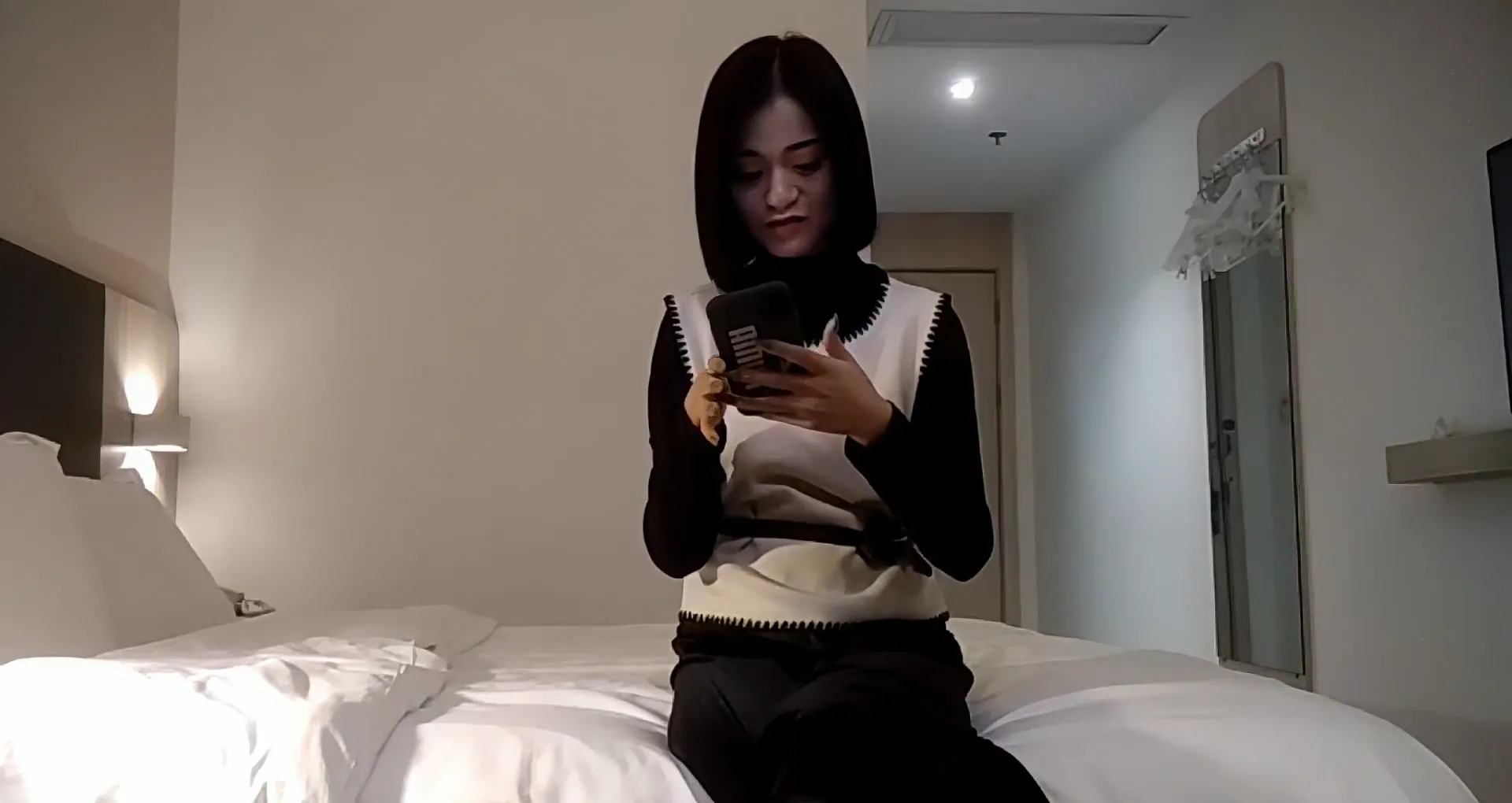 约短发气质小少妇