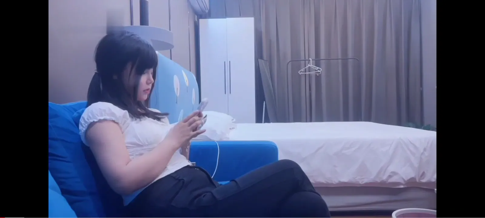 酒店约操女神级洋气可爱的女大学生