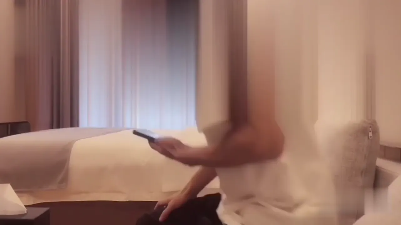 酒店里约操白嫩粘人小少妇