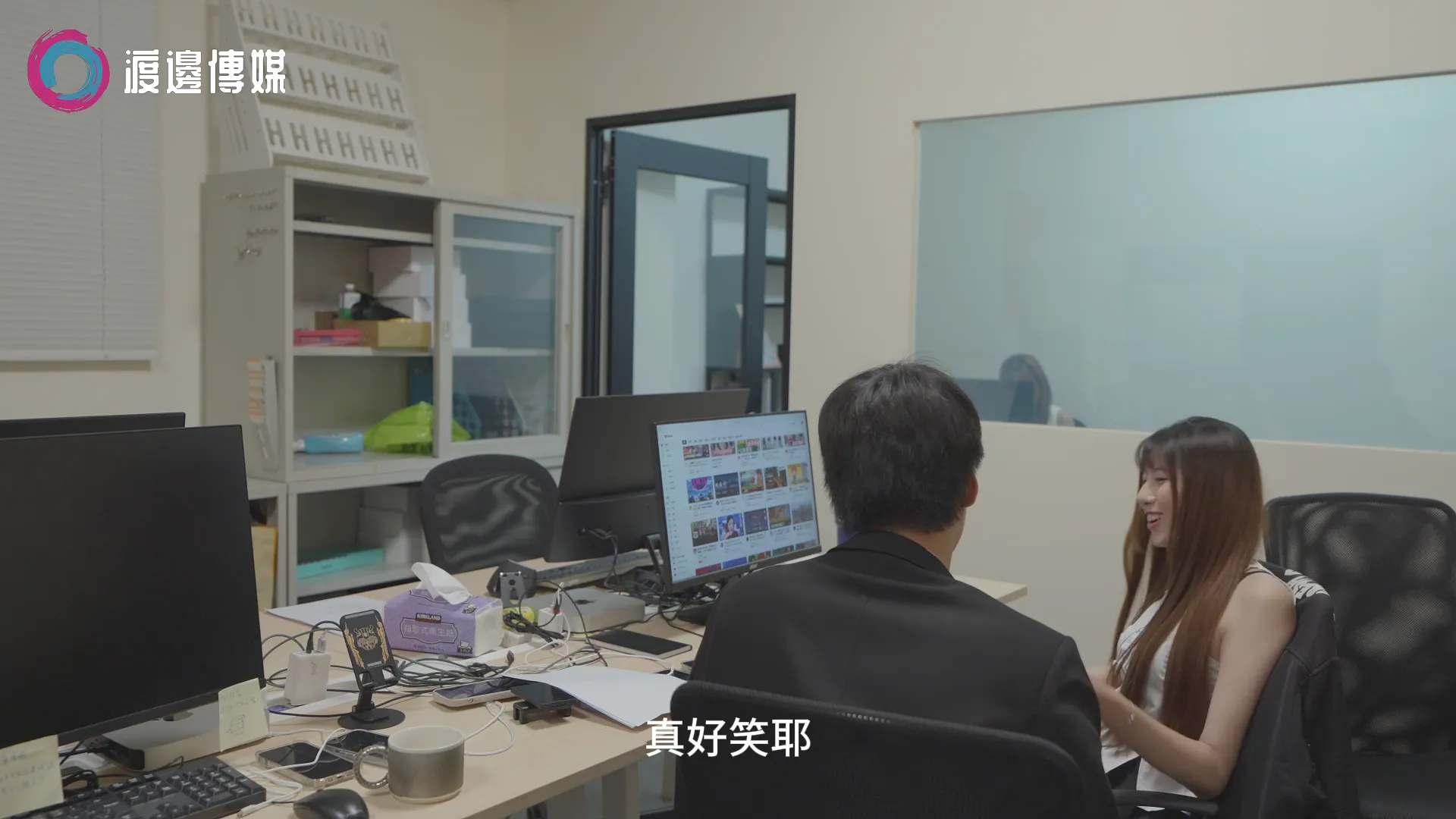 美乳美腿双女色情任意门直通打炮之路