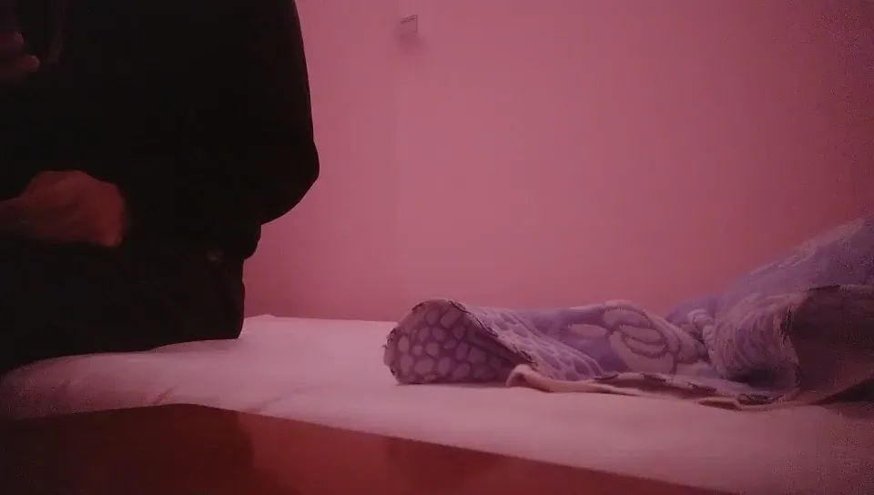 小按摩间的大奶少妇