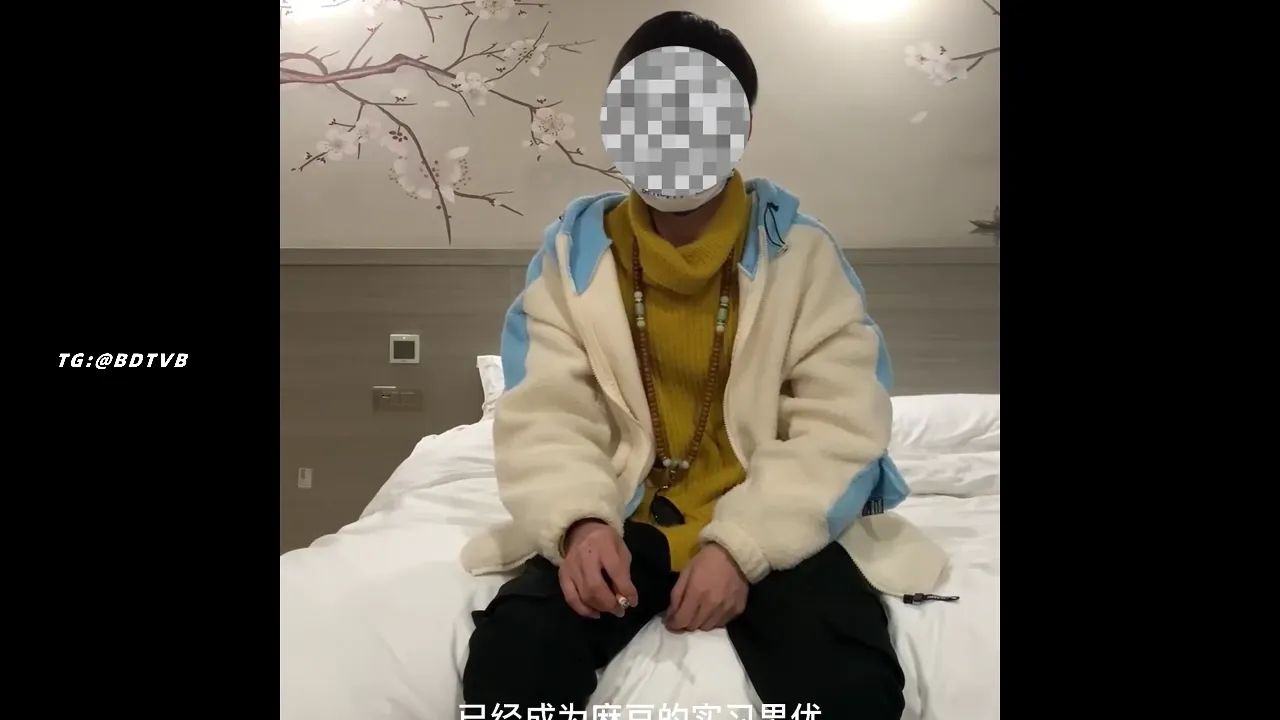 娇小少妇秀色可餐