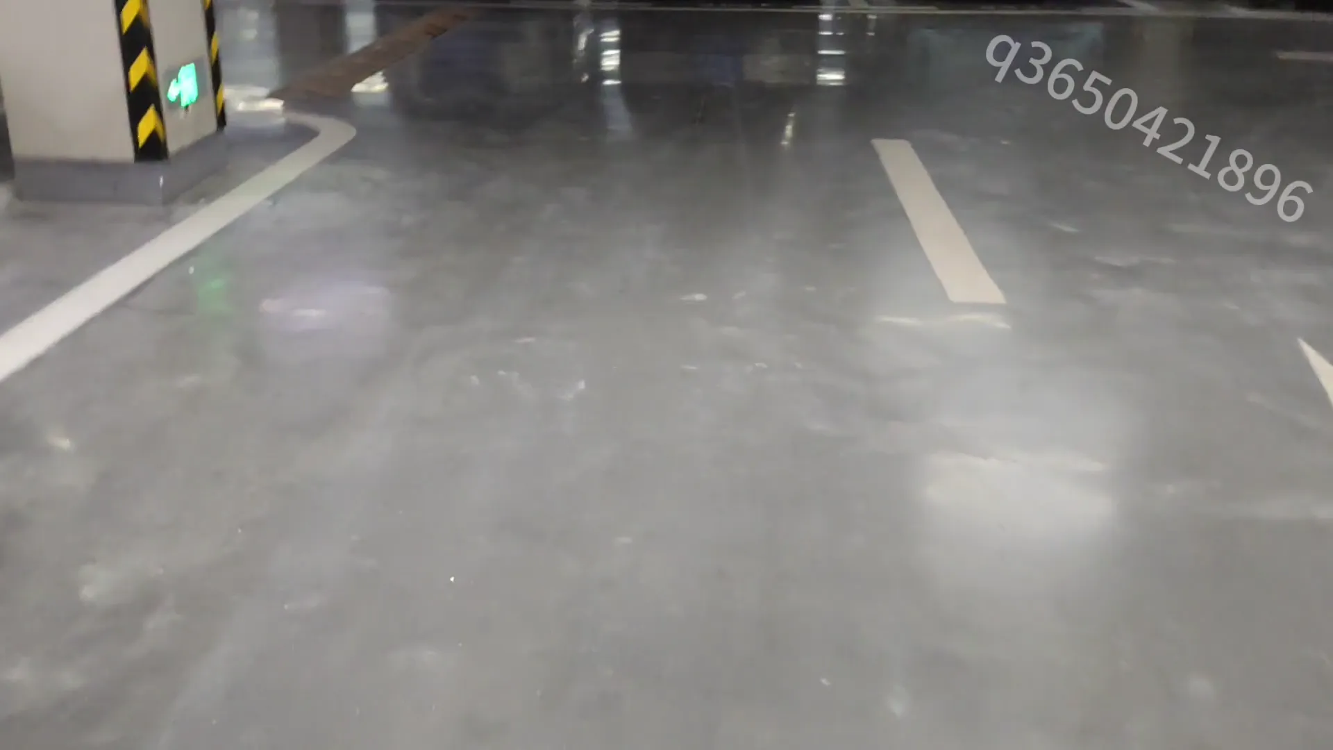 楼梯间露出