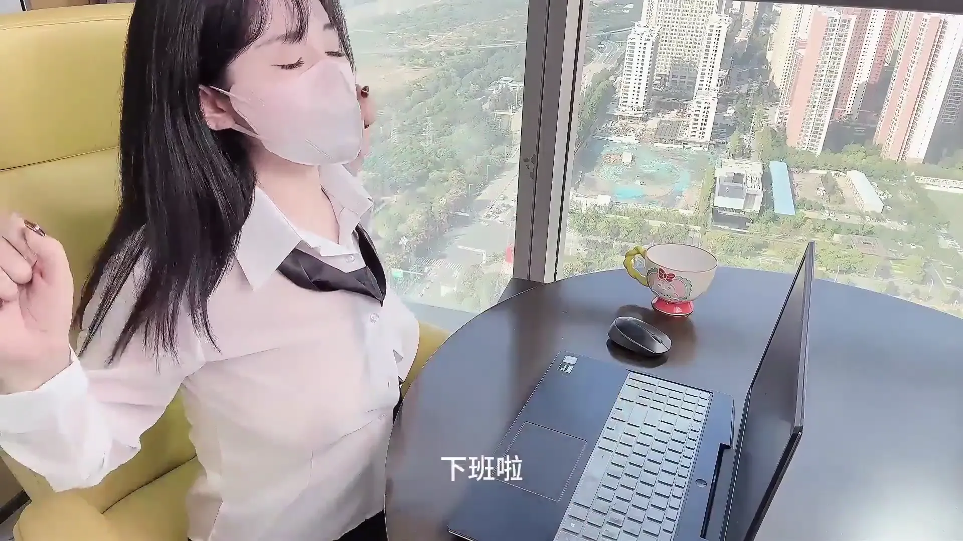 漂亮黑丝高跟大奶人妻