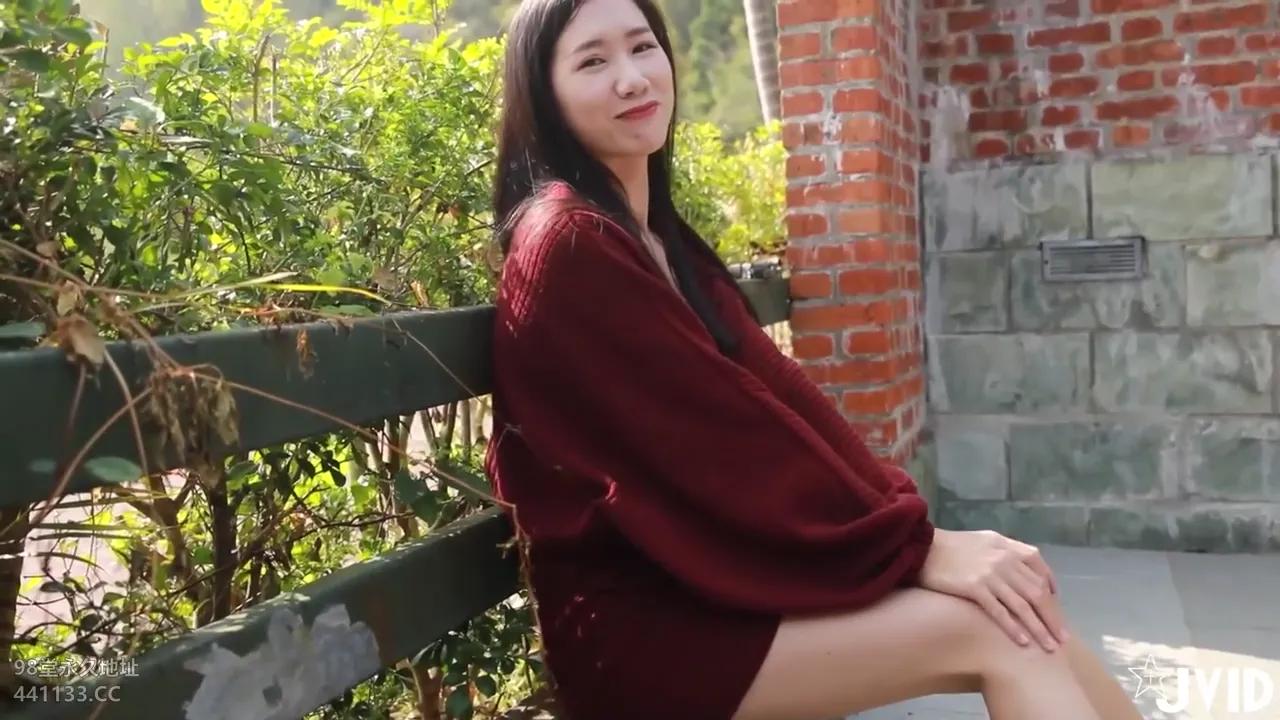 长腿气质美女温泉偷情之旅 激情温泉啪啪