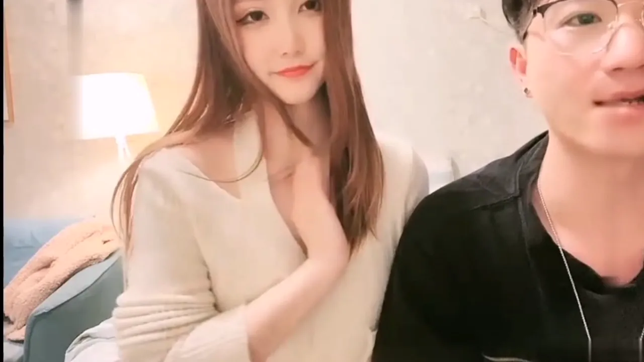 极品校花女神被忽悠做爱