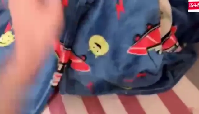 趁爸妈睡着进姐房间偷偷操了她