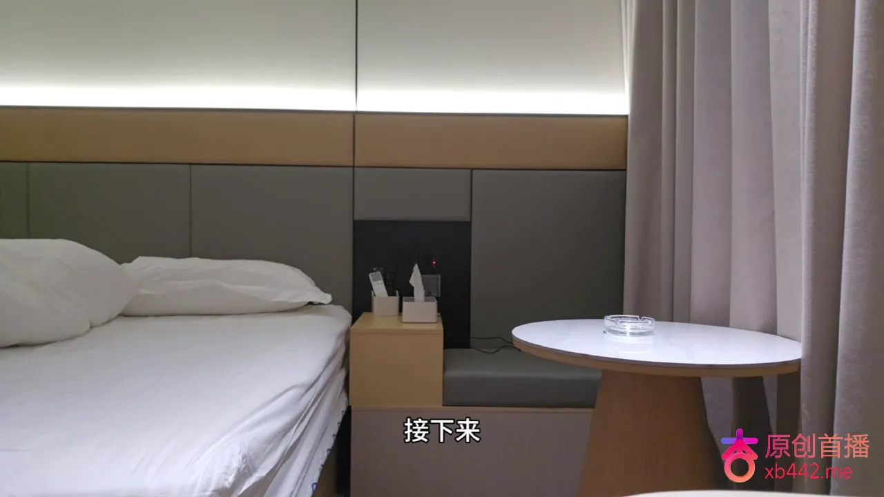18岁小嫩妹高潮不断娇喘