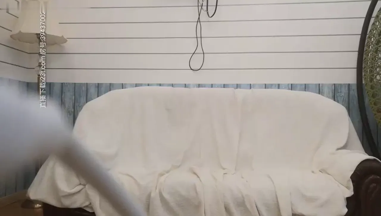 约了个黑衣妹子脱光光坐在身上摸逼口交被发现翻车