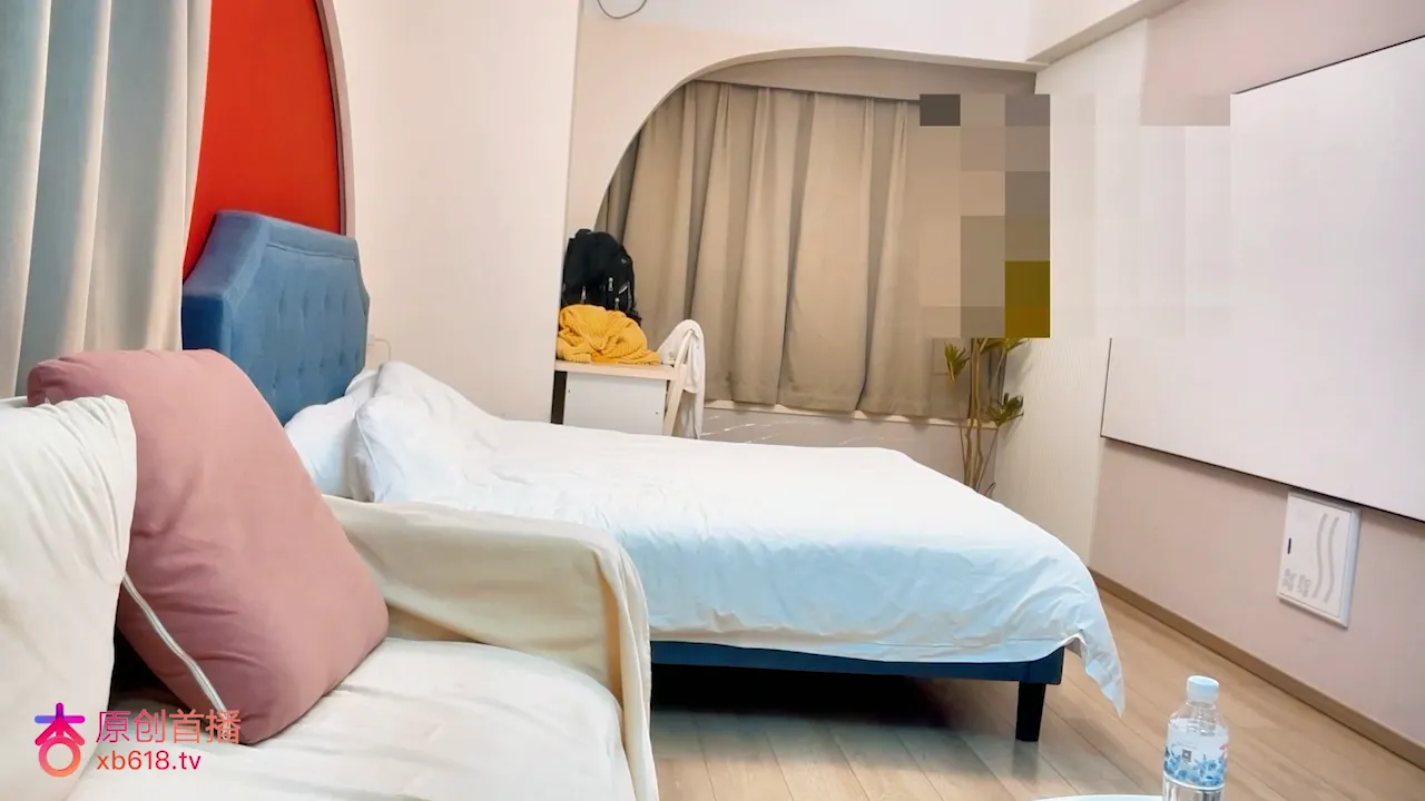 约了个外表清纯可爱的小妹妹