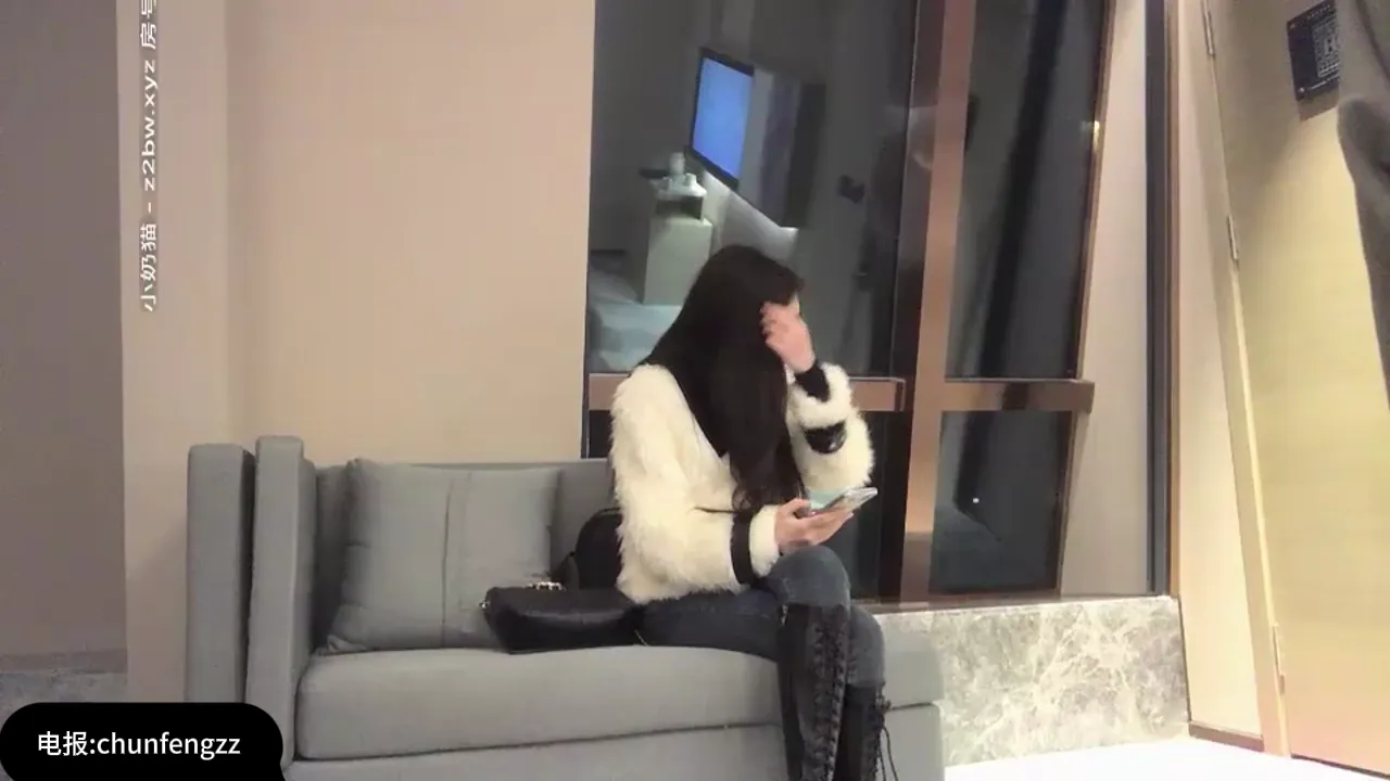超级反差牛仔裤美女骚气十足