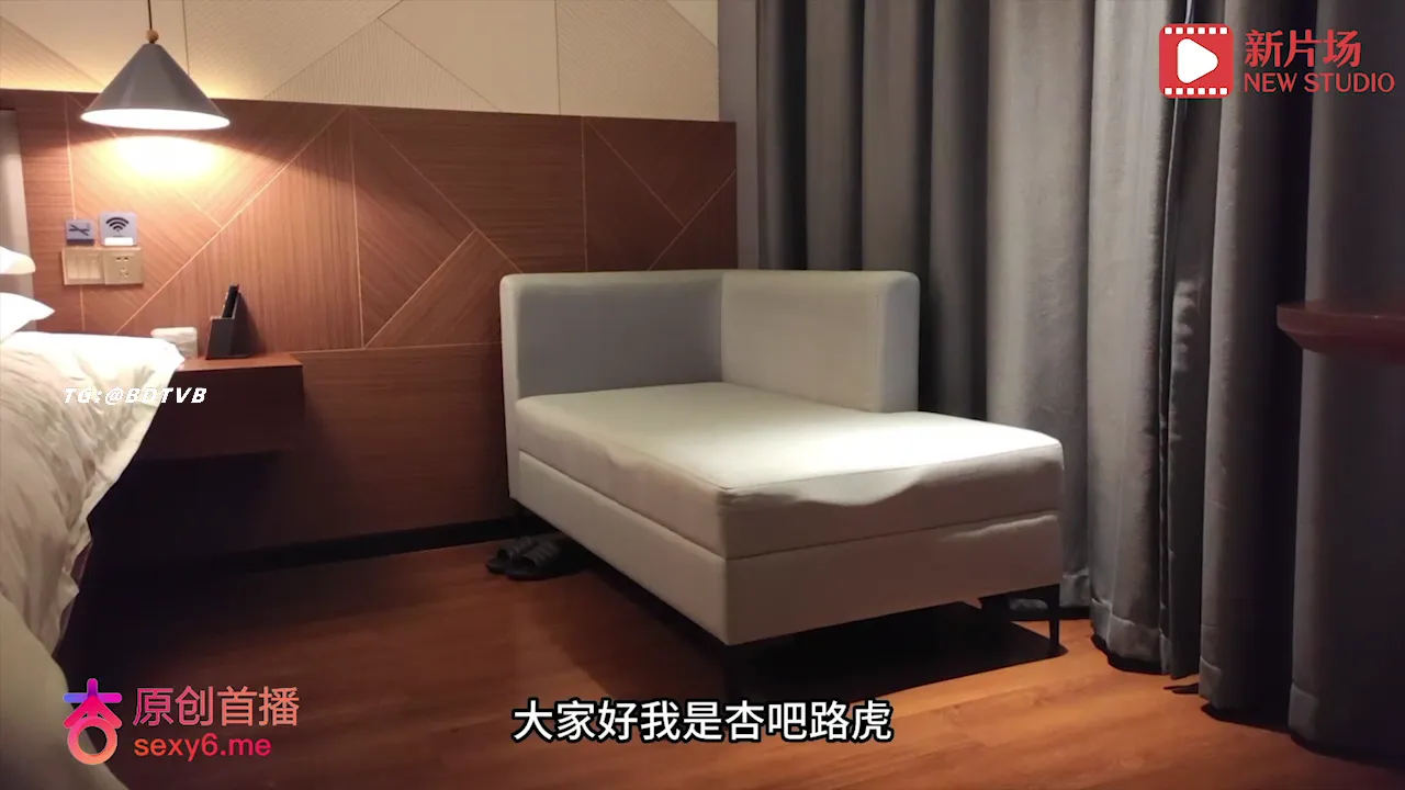 高中生学妹一脸青涩奶子却很大