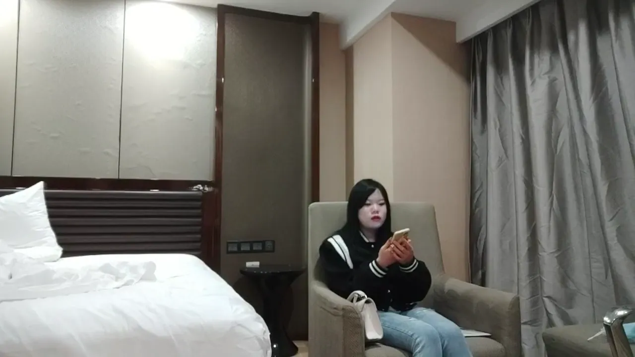 巨乳妹子爽你就叫出来