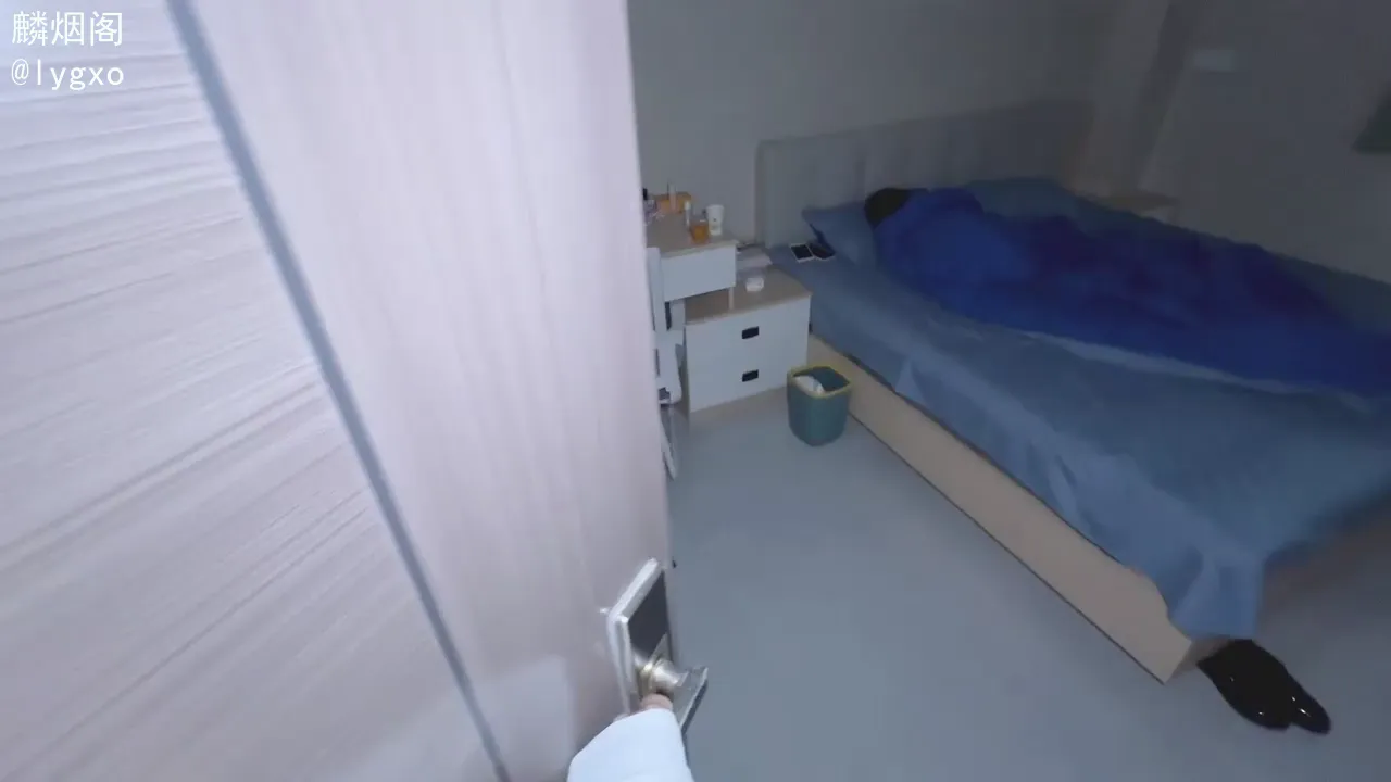 白虎妹妹放学 没有写作业