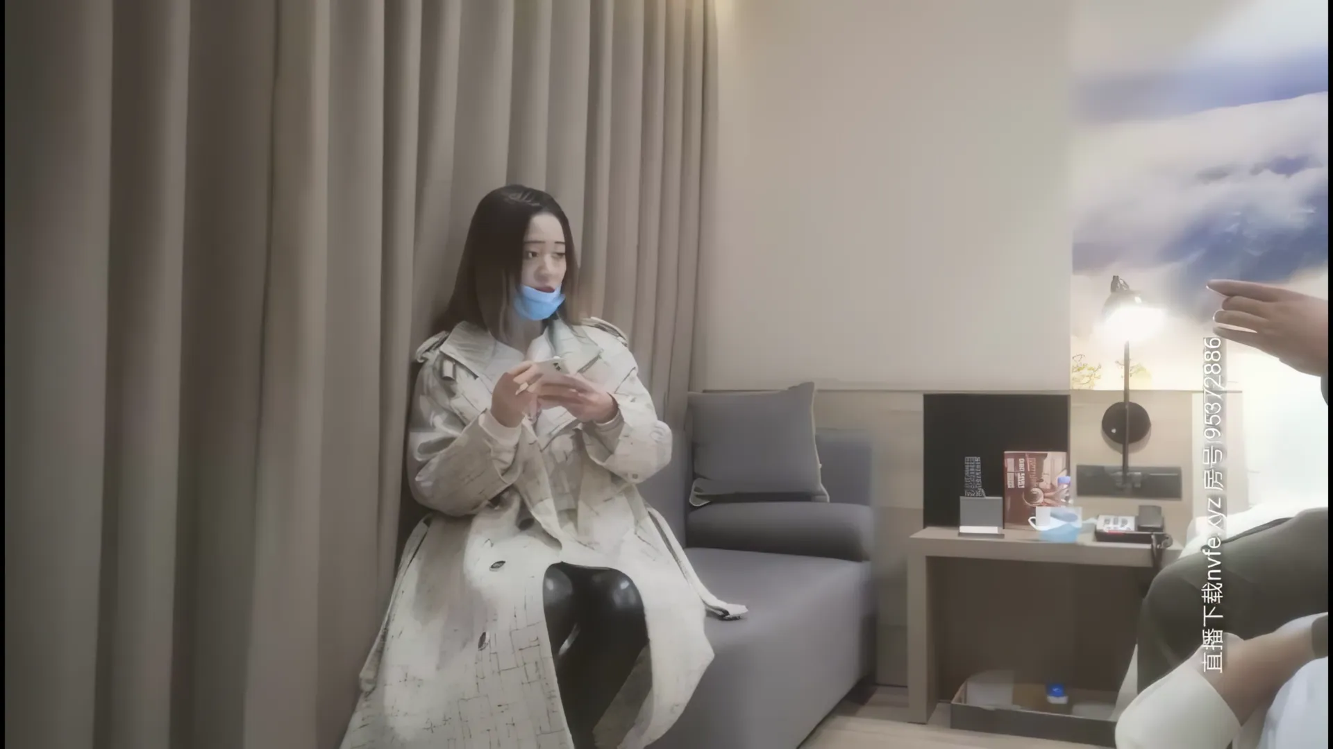 短发熟女黑皮裤