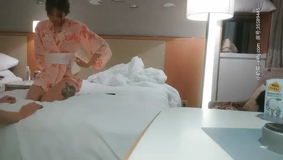 约到极品反差兼职空姐