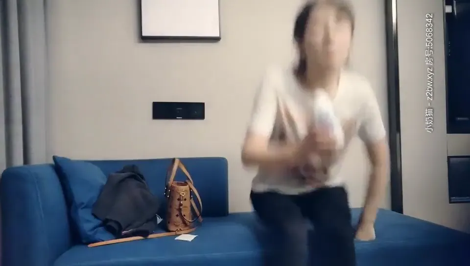 嗲声清纯美女第二炮 苗条小姐姐