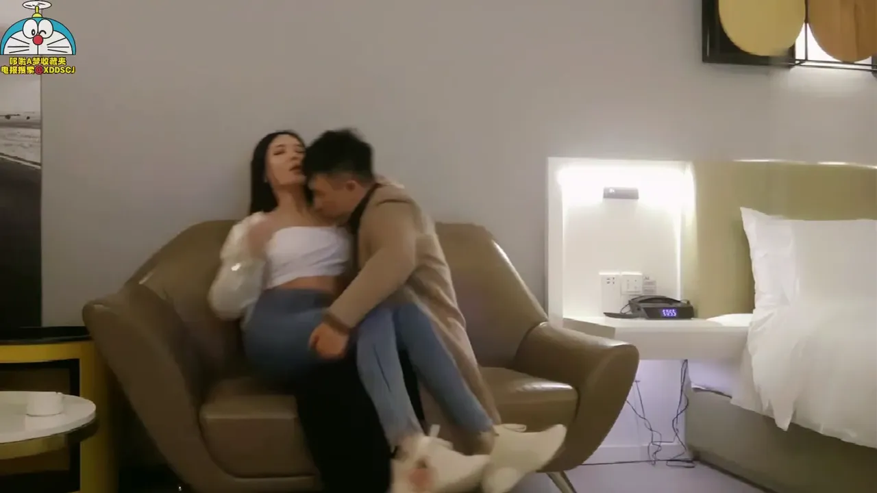 迫不及待的吮吸大奶子