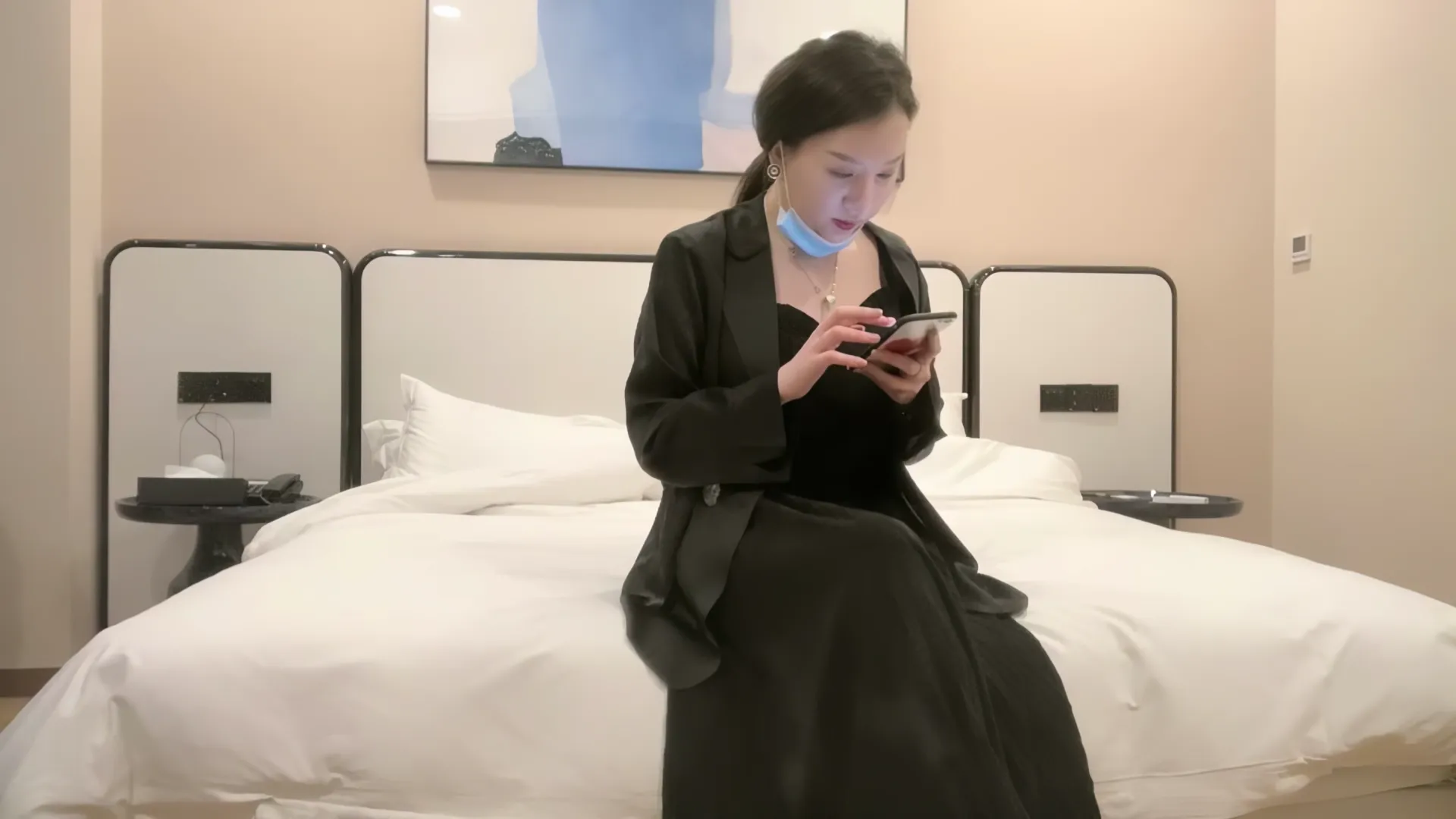 红衣情趣少妇