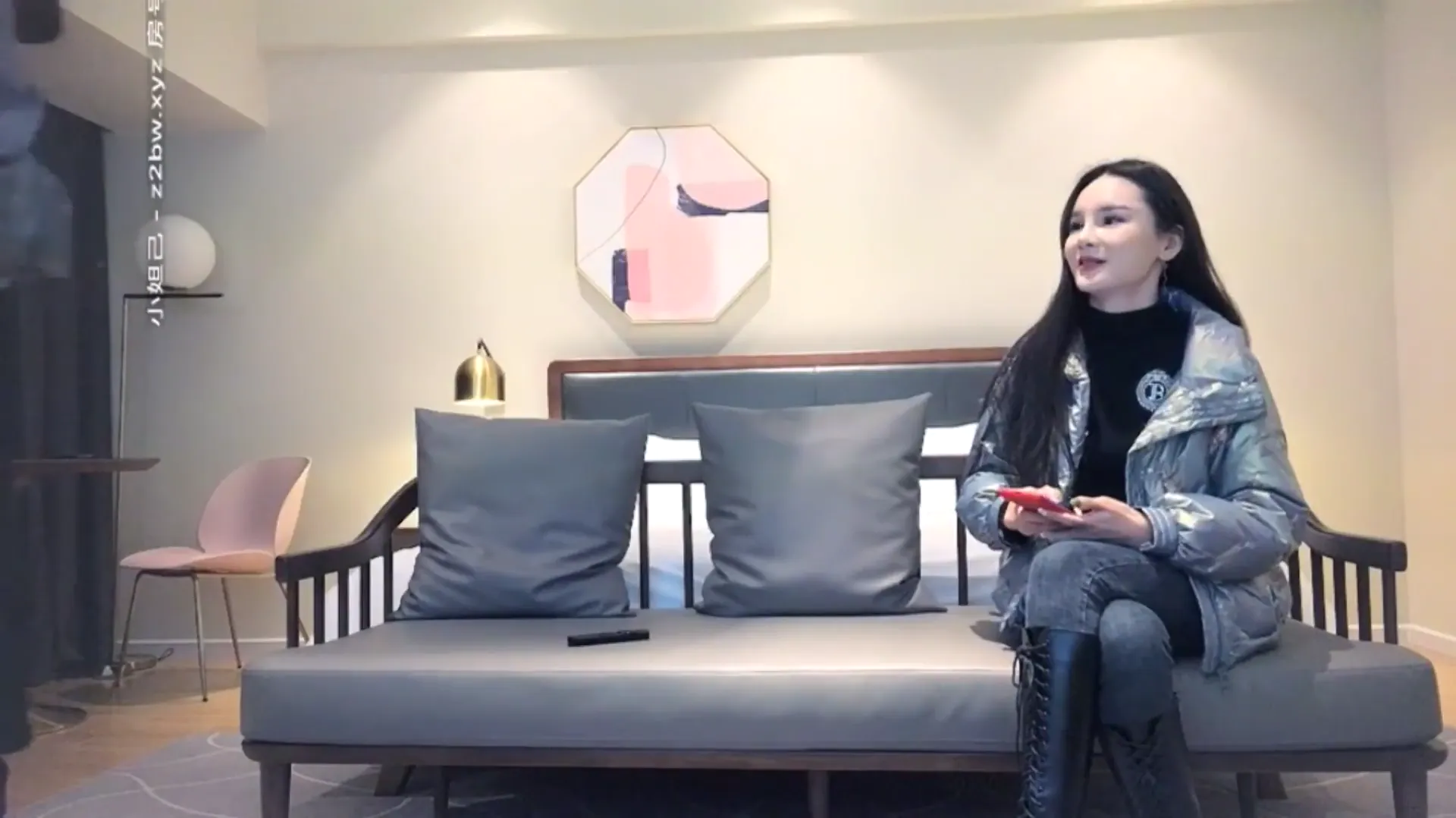 高价约的外围女，中途操到闹矛盾