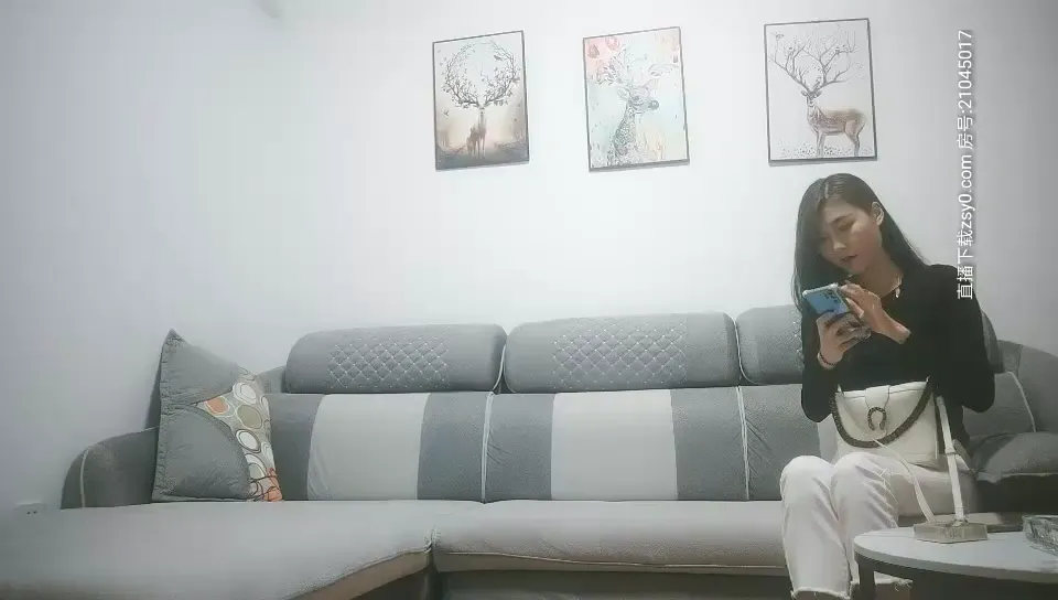 脱光沙发调情抠b六九