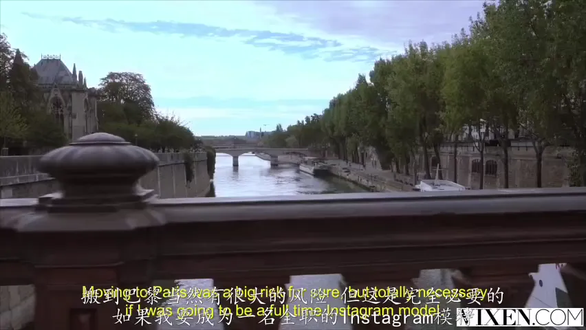 感恩巴黎 性感模特莉娜用身体报答摄影师
