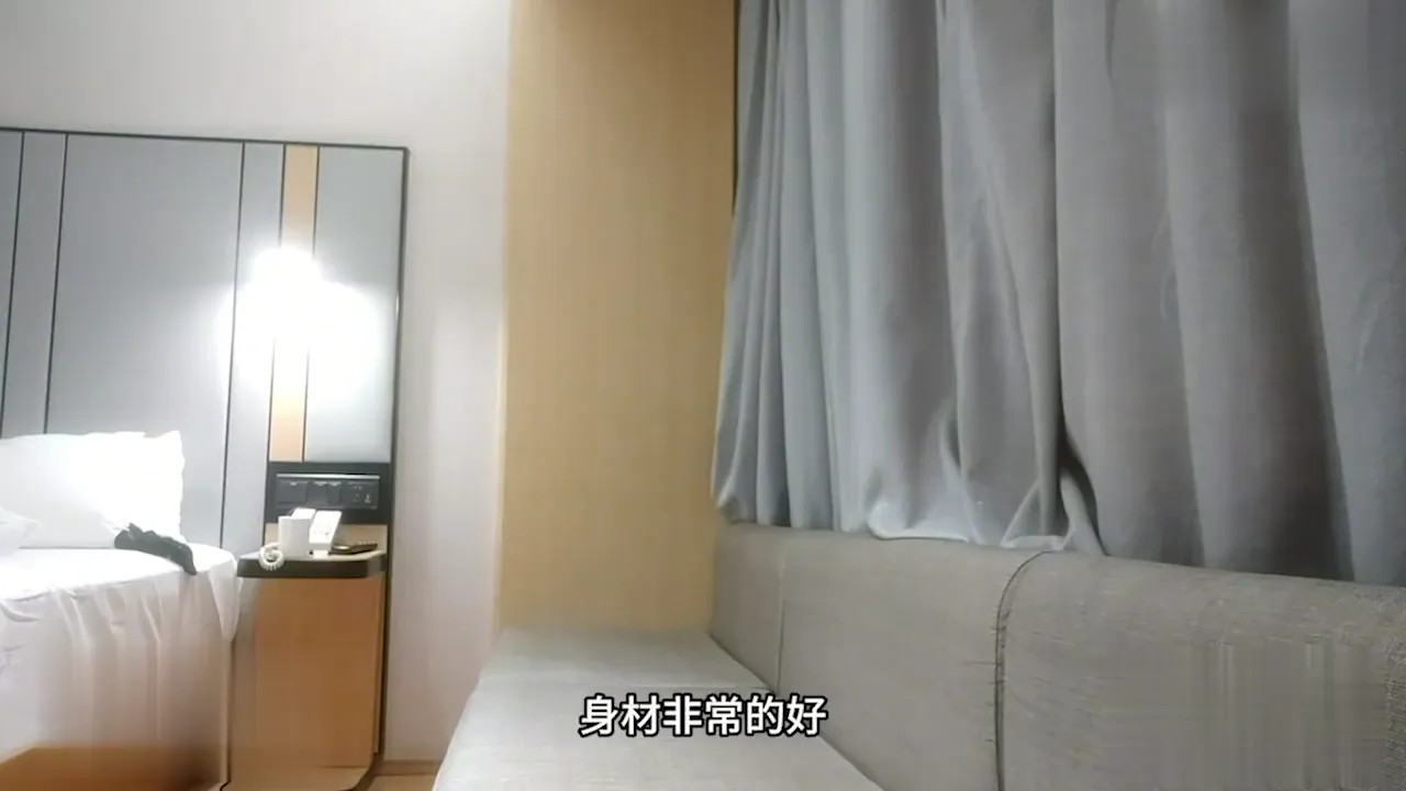 大学生下海操一半大姨妈来了