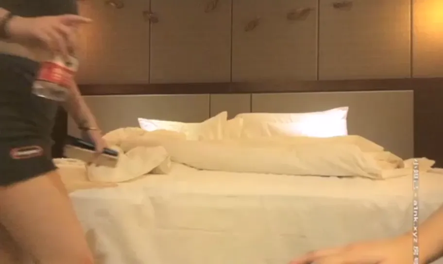 酒水推销员为了业绩出来陪我开房