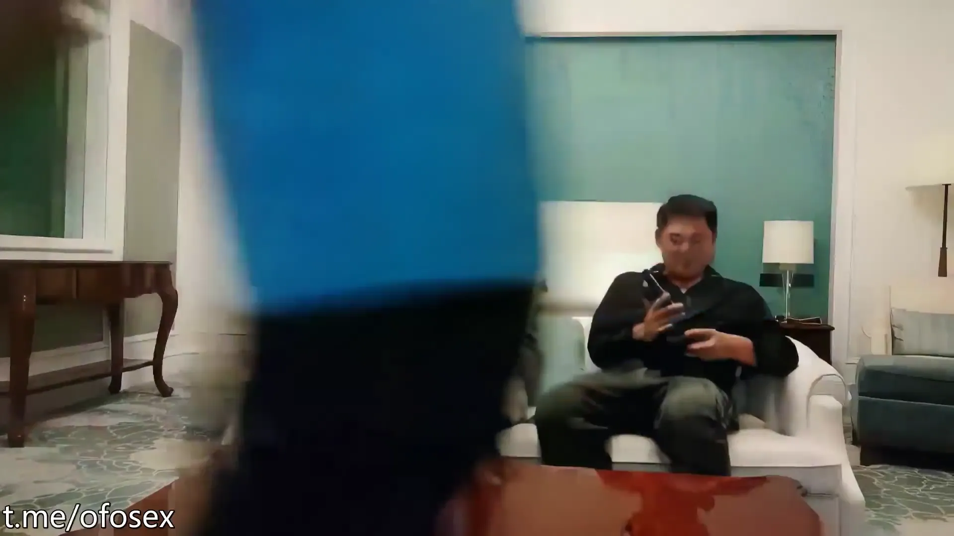 共进晚餐后到酒店交换夫妻