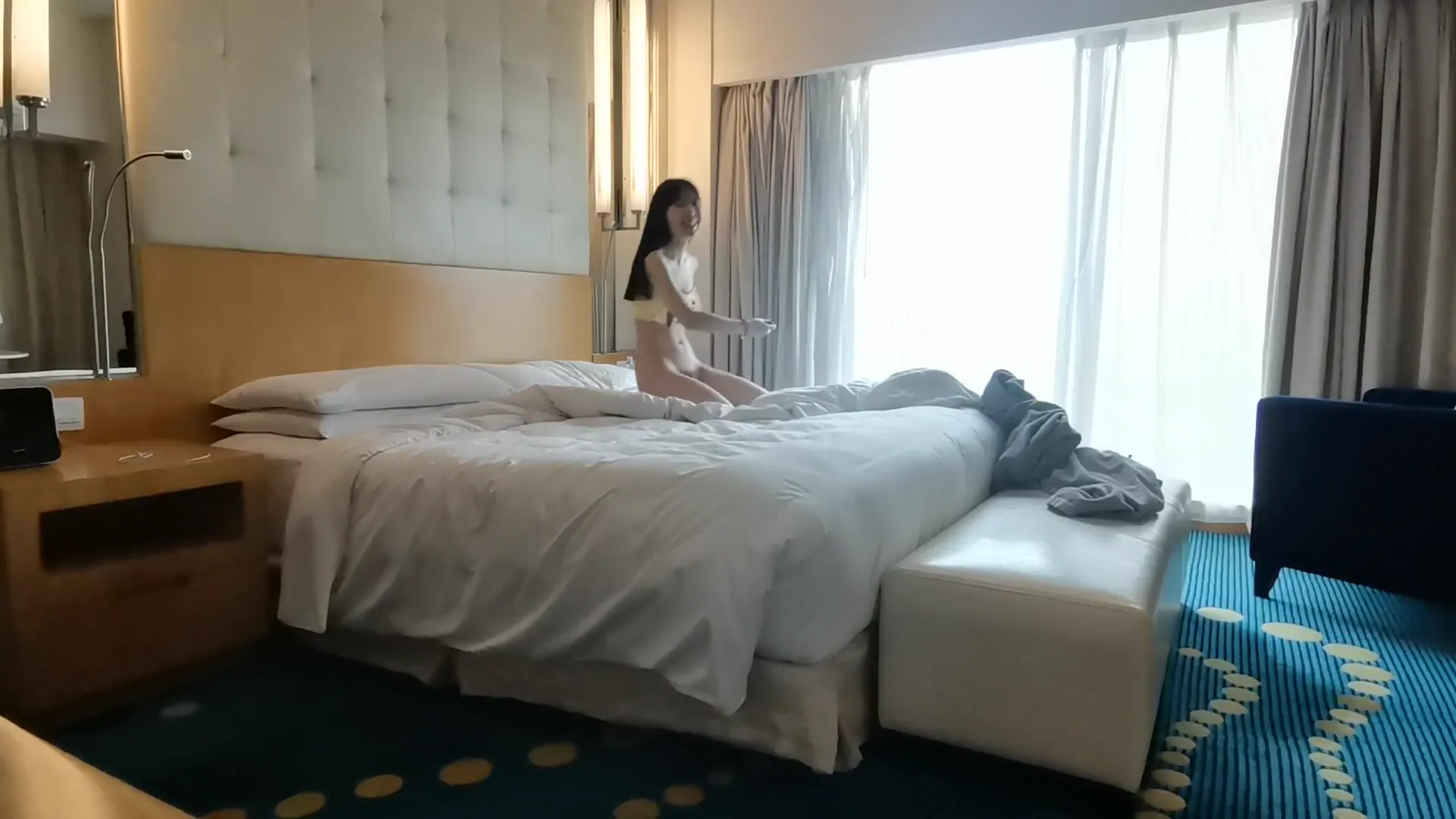 99年重庆超反差苗条小姐姐