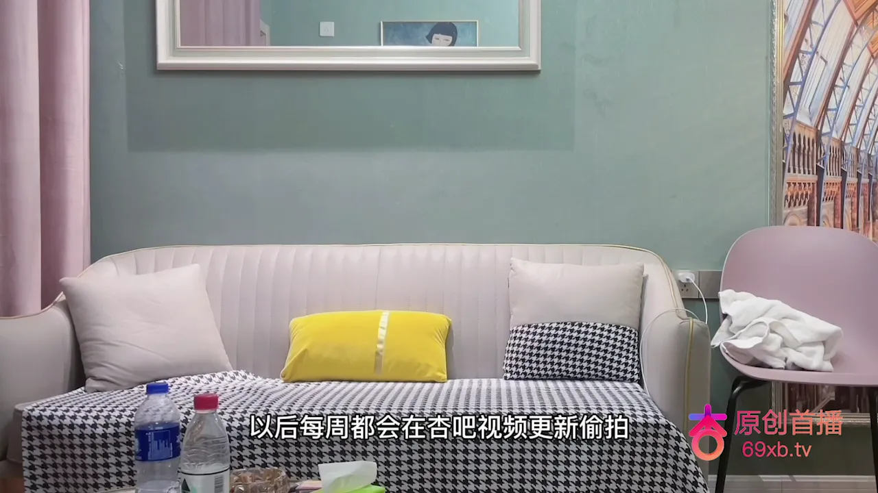 肌白如雪年轻小少妇