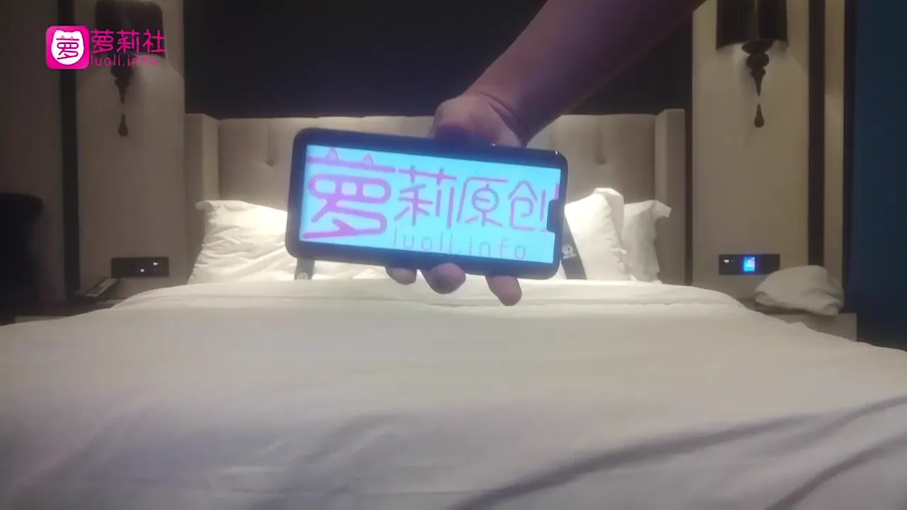 爆乳重庆少妇小姐姐
简介；风趣幽默想做富豪小情人探讨淫乱多P