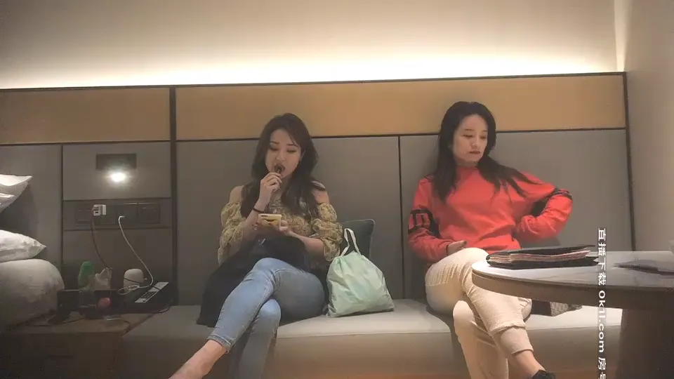 探花约了个两个妹子留一个啪啪