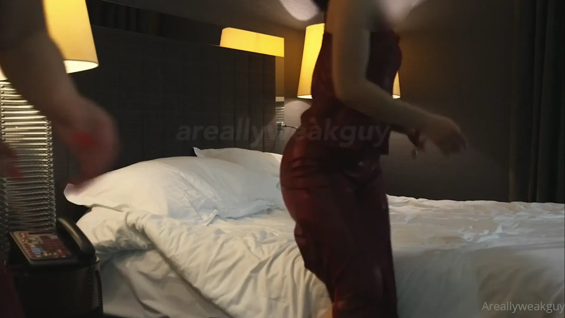 肉搏丰满翘臀人妻