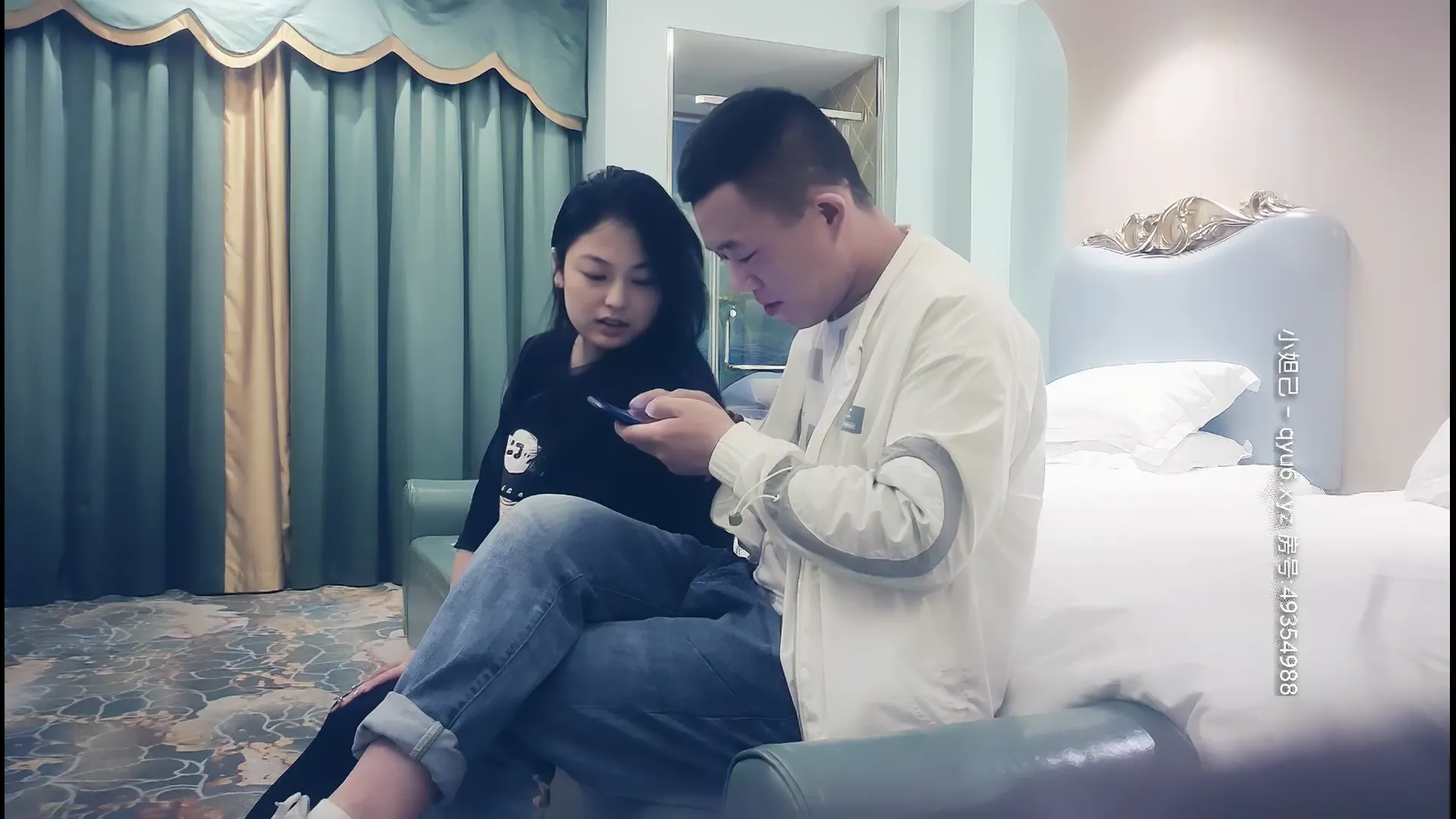 长相清纯的良家丰满小姐姐