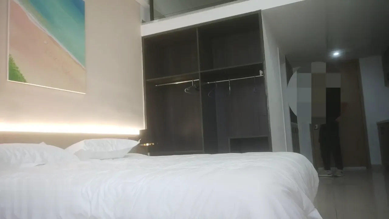 陌陌约炮刚下海18岁170大长腿
小姑娘