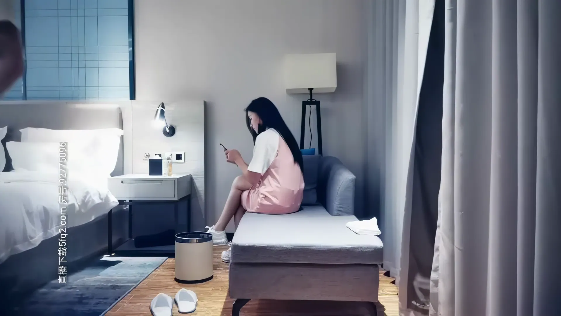 经典作之甜美粉衣妹