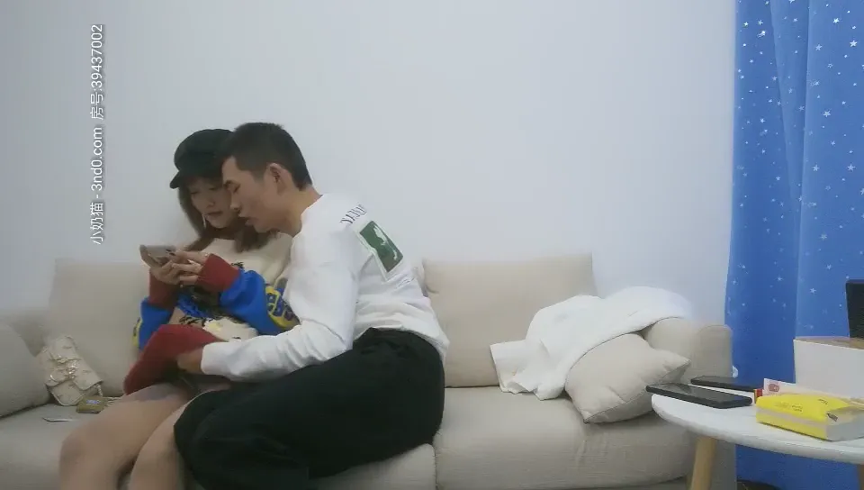 温顺的兼职妹子 吸奶揉搓骚穴