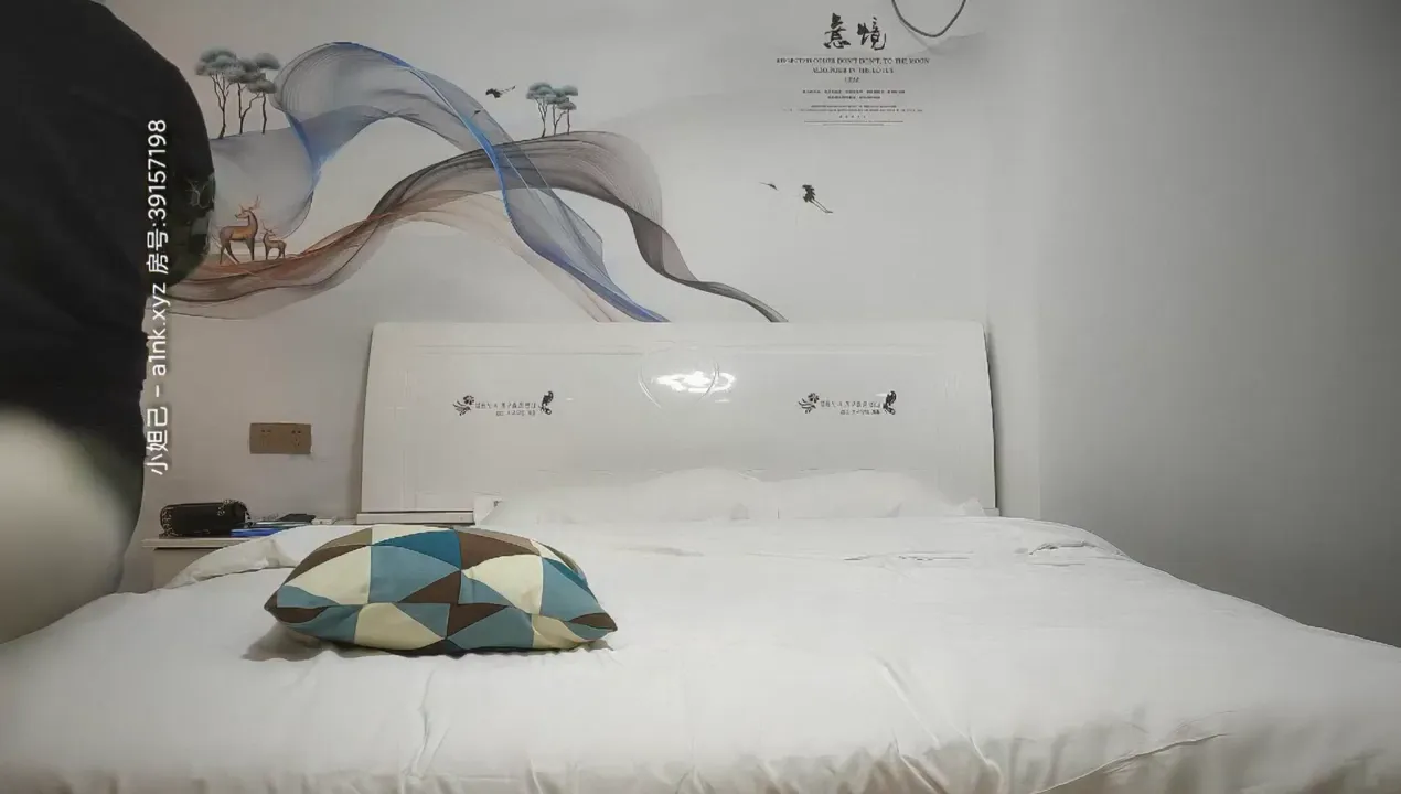 大胸苗条模特身材